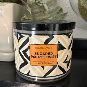 Bath & Body Works Sugared Pretzel Twist Candle